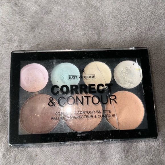 Make up/ eyeshadow/face powder/ eyeliner/ brush/ contouring/ eye palettes - Picture 15 of 16